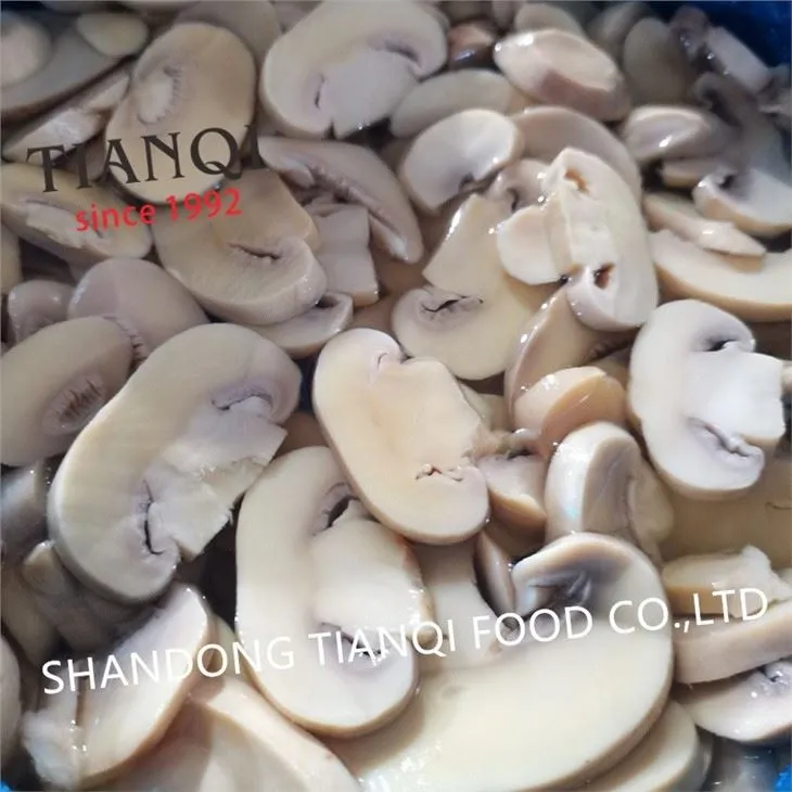 High quality slice white mushroom in vinegar in drums